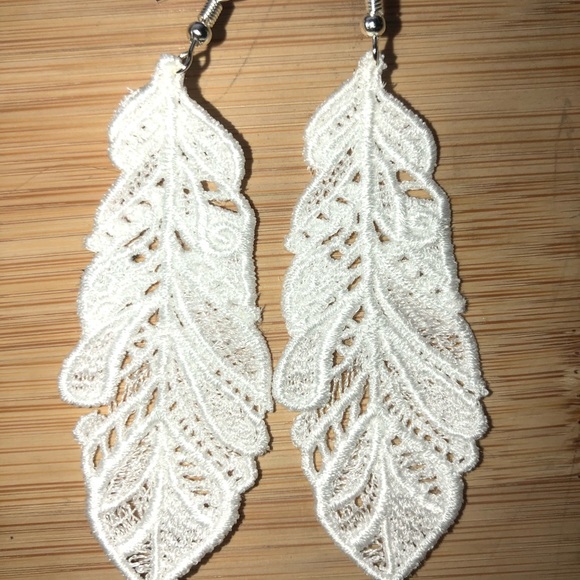 Embroidered Lace Feather Earrings - Picture 2 of 3
